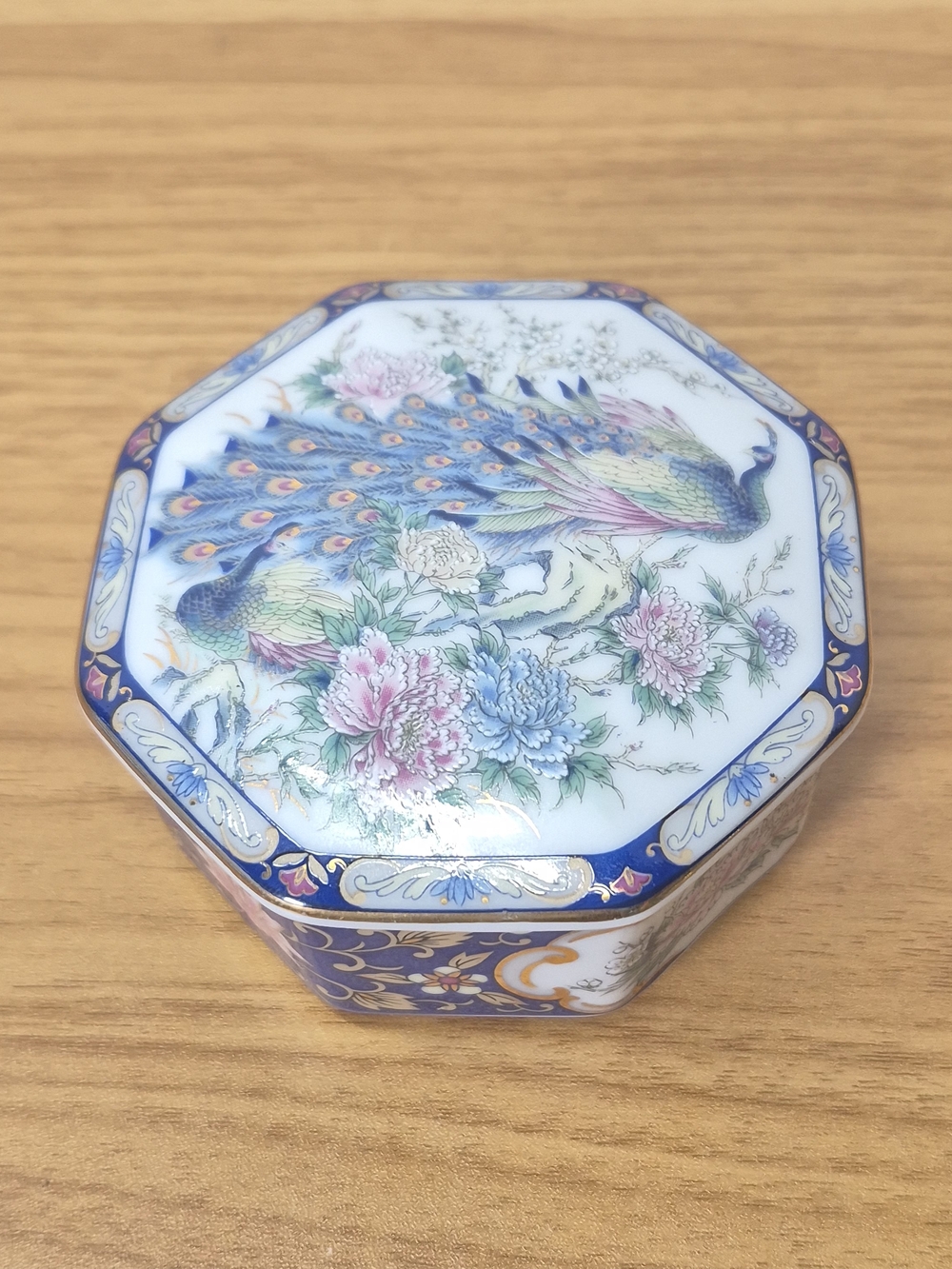 Vintage Toyo Japan Porcelain Peacock Hexagonal Trinket Box Lidded Chinoiserie